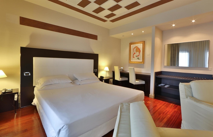 Imagen de la habitación del Hotel Cremona Palace. Foto 6