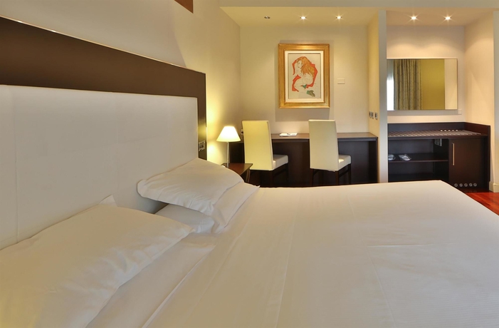 Imagen de la habitación del Hotel Cremona Palace. Foto 8