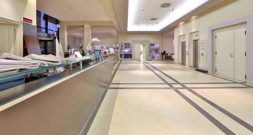 Imagen de los interiores del Hotel Cremona Palace. Foto 15