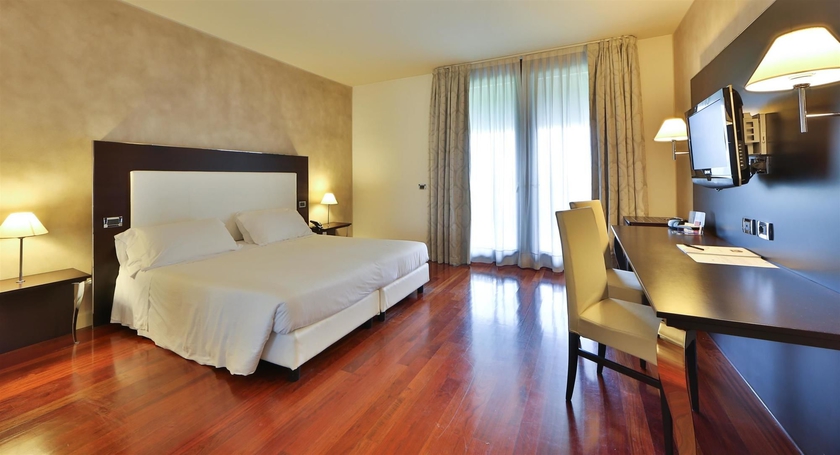 Imagen de la habitación del Hotel Cremona Palace. Foto 10