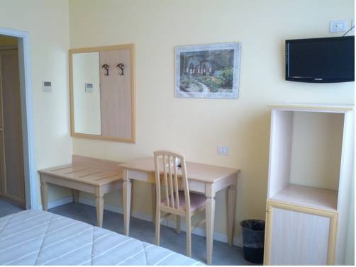 Imagen de la habitación del Hotel Cremona Viale. Foto 3