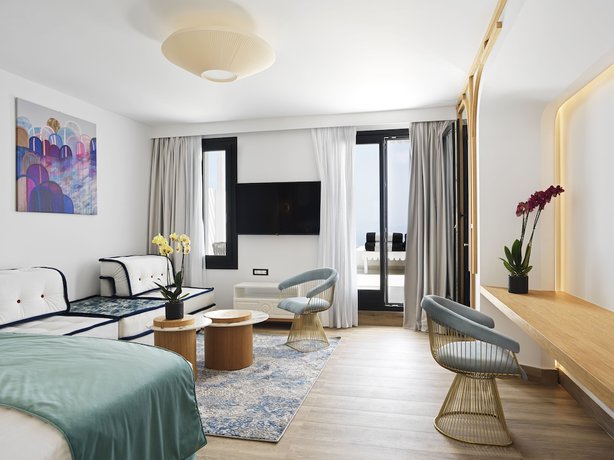 Imagen de la habitación del Hotel Cresanto Luxury Suites. Foto 13