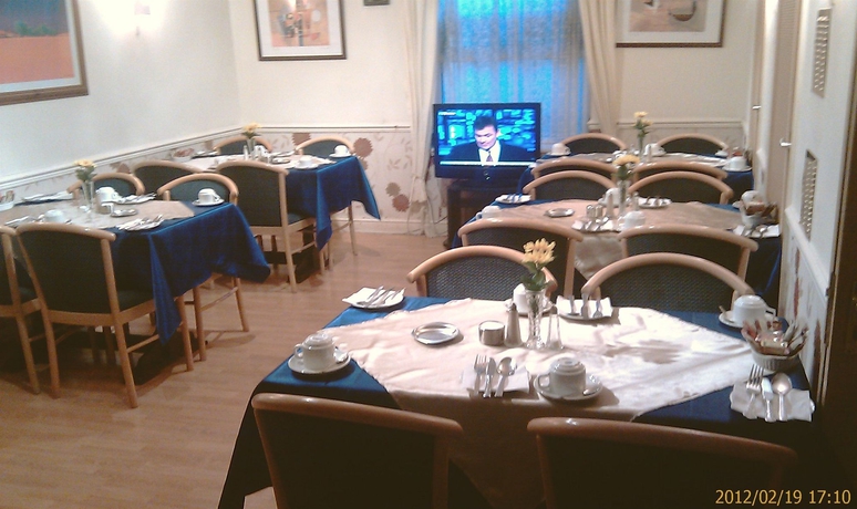 Imagen del bar/restaurante del Hotel Crescent. Foto 3