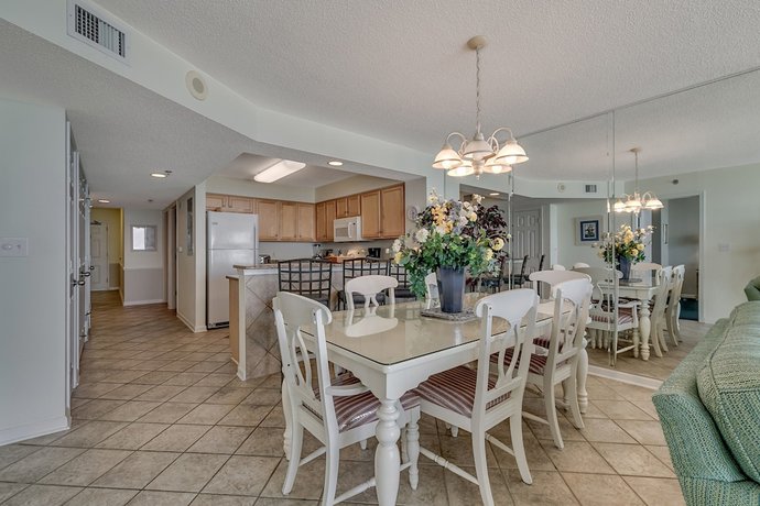 Imagen de la habitación del Hotel Crescent Shores By Condo-world. Foto 10