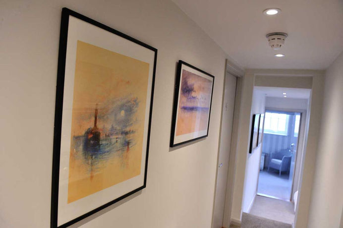 Imagen de la habitación del Hotel Crescent Turner. Foto 5