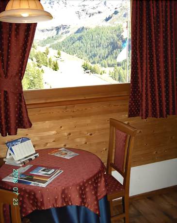 Imagen de la habitación del Hotel Crest Alpine Lodge and Spa. Foto 8