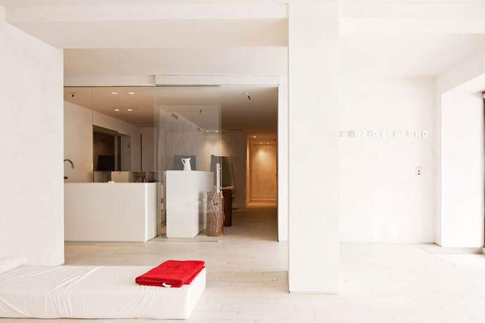 Imagen de los interiores del Hotel Crest Alpine Lodge and Spa. Foto 18