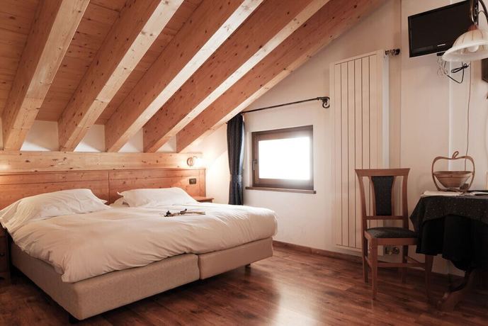 Imagen de la habitación del Hotel Crest Alpine Lodge and Spa. Foto 11