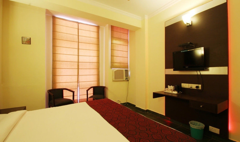 Imagen de los interiores del Hotel Crest Inn. Foto 8