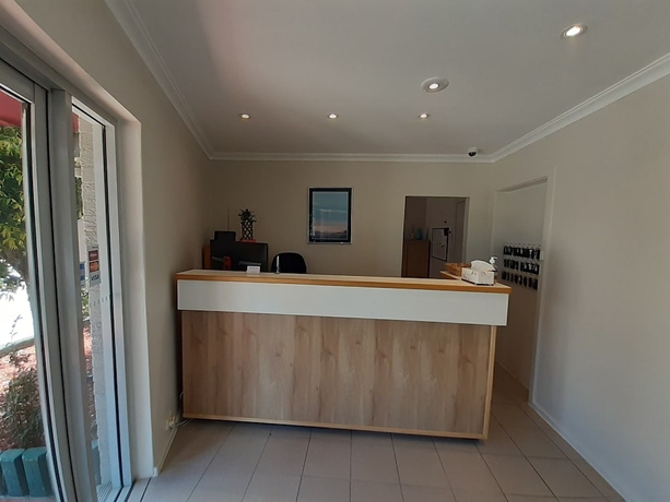 Imagen de los interiores del Hotel Crest Motor Inn. Foto 19