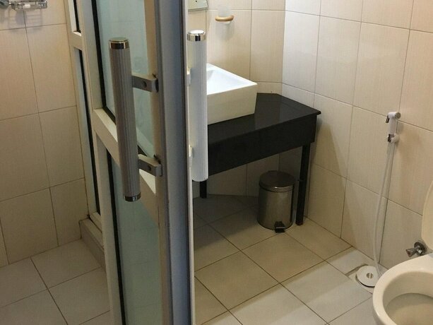 Imagen de la habitación del Hotel Crest Safari Lodge. Foto 13