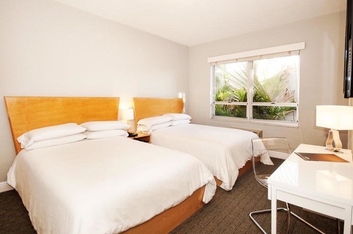 Imagen de la habitación del Hotel Crest Suites. Foto 9