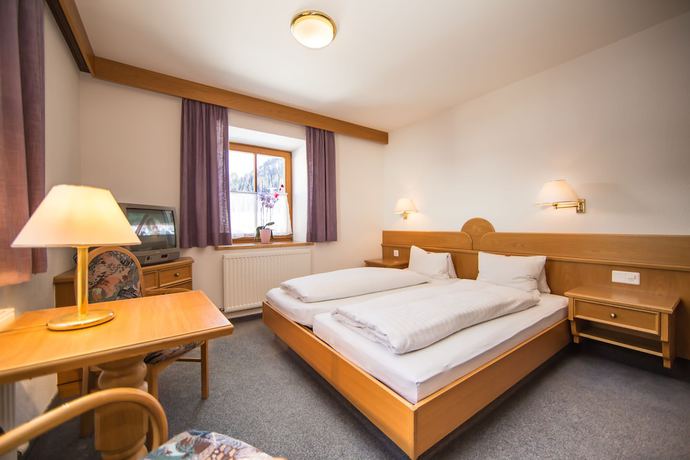 Imagen de la habitación del Hotel Cresta. Foto 9