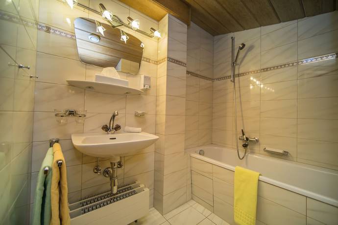 Imagen de la habitación del Hotel Cresta. Foto 12