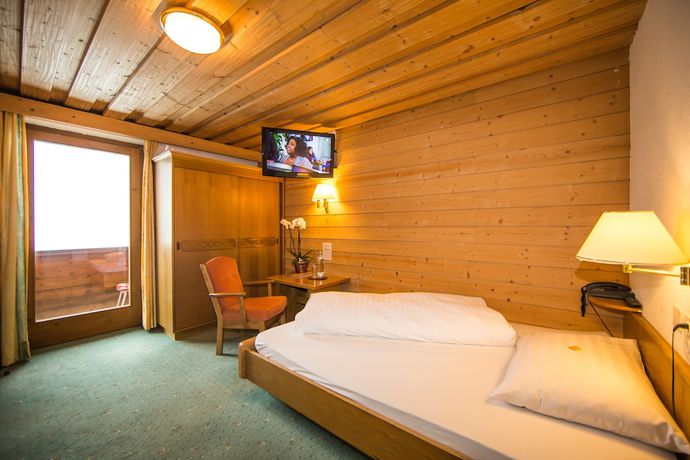 Imagen de la habitación del Hotel Cresta. Foto 14