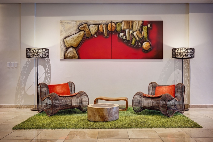 Imagen de los interiores del Hotel Cresta Grande Cape Town. Foto 12