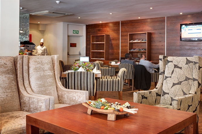 Imagen del bar/restaurante del Hotel Cresta Grande Cape Town. Foto 6