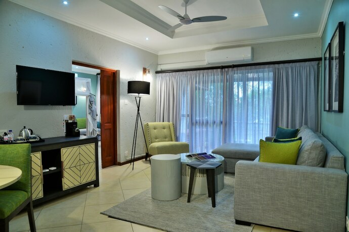 Imagen de la habitación del Hotel Cresta Mowana Safari Resort and Spa. Foto 23