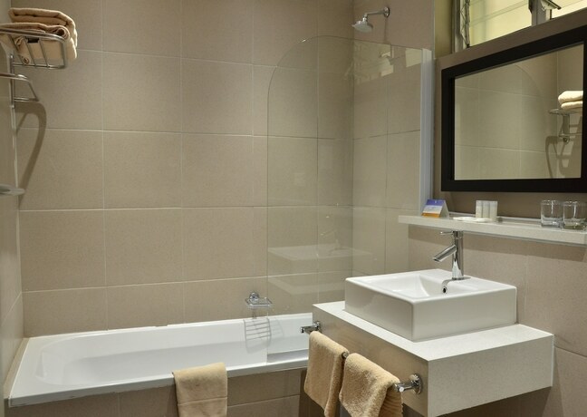 Imagen de la habitación del Hotel Cresta Riley's. Foto 16