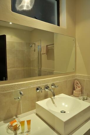 Imagen de la habitación del Hotel Cresta Riley's. Foto 18