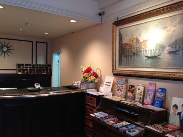 Imagen de los interiores del Hotel Creston. Foto 19