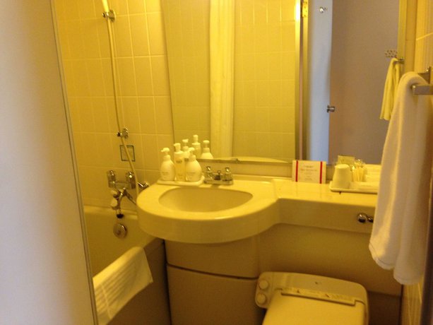 Imagen de la habitación del Hotel Creston. Foto 12