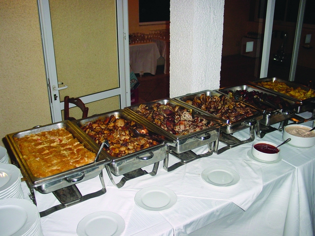 Imagen del bar/restaurante del Hotel Creta Aquamarine. Foto 2