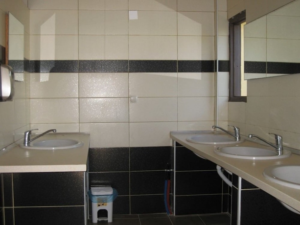 Imagen de la habitación del Hotel Creta Camping. Foto 8