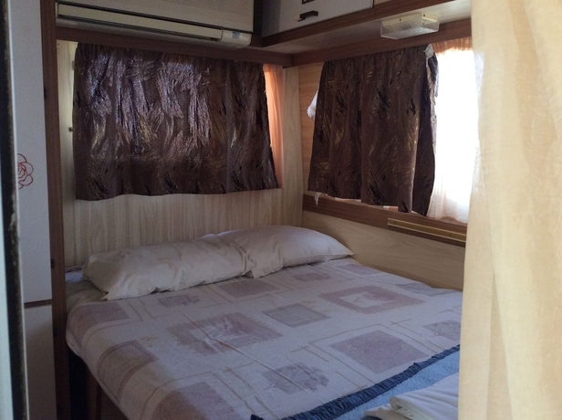 Imagen de la habitación del Hotel Creta Camping. Foto 10