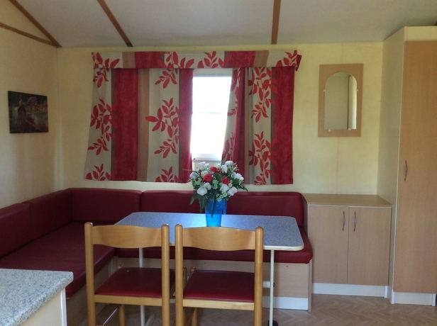 Imagen de la habitación del Hotel Creta Camping. Foto 18