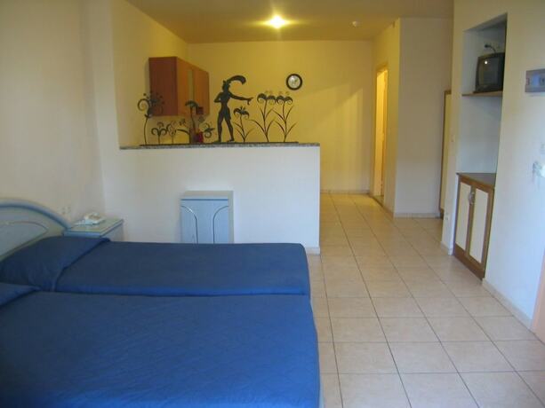 Imagen de la habitación del Hotel Creta. Foto 16