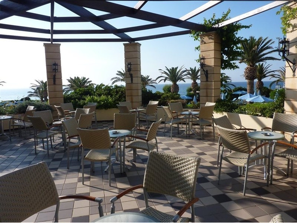 Imagen del bar/restaurante del Hotel Creta Star. Foto 4