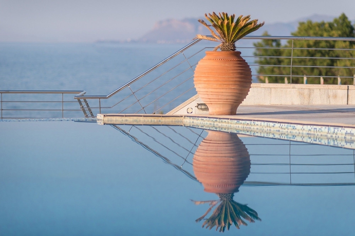 Imagen de la piscina del Hotel Cretan Dream Resort and Spa. Foto 13