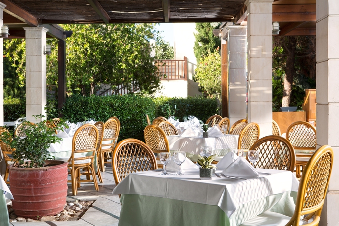 Imagen del bar/restaurante del Hotel Cretan Malia Park A Member Of Design Hotels. Foto 4