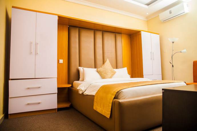 Imagen de la habitación del Hotel CribVille and Suites. Foto 1