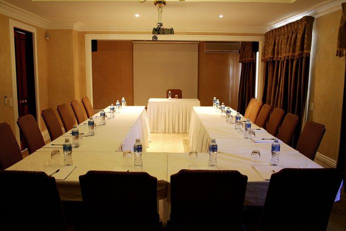 Imagen de los interiores del Hotel Cricklewood Manor. Foto 10