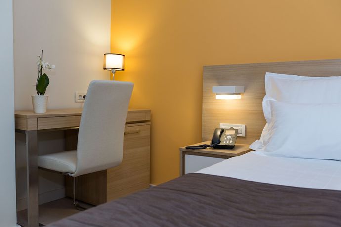 Imagen de la habitación del Hotel Crikvenica. Foto 16