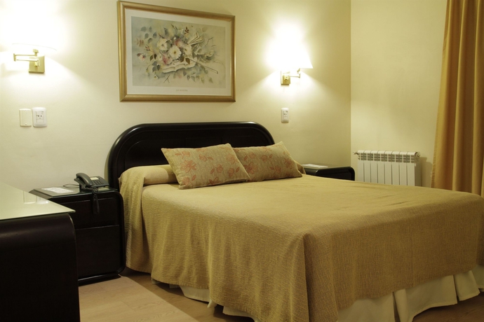 Imagen de la habitación del Hotel Crillon Mendoza. Foto 5