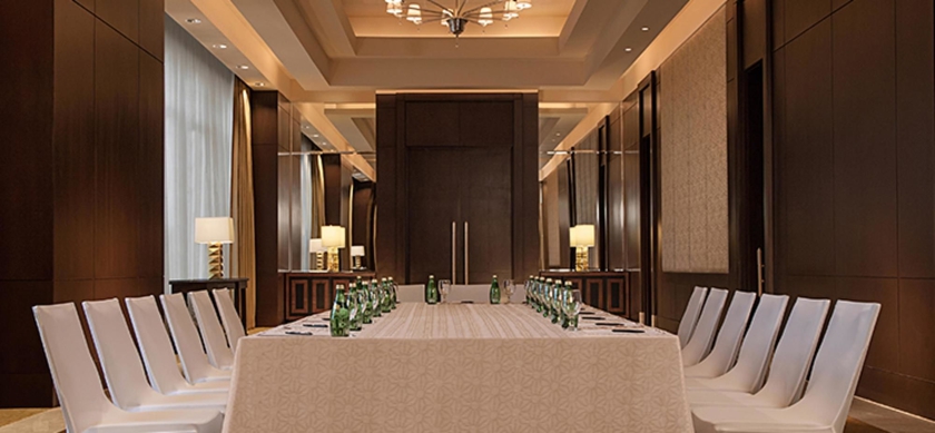 Imagen del bar/restaurante del Hotel Crimson Filinvest City Manila. Foto 2