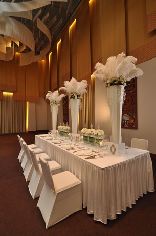 Imagen de los interiores del Hotel Crimson Resort and Spa Mactan. Foto 11