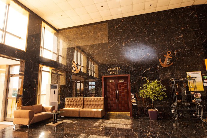 Imagen de los interiores del Hotel Crismon. Foto 17