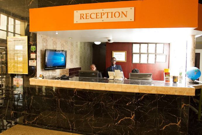 Imagen de los interiores del Hotel Crismon. Foto 18