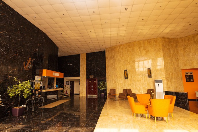 Imagen de los interiores del Hotel Crismon. Foto 20