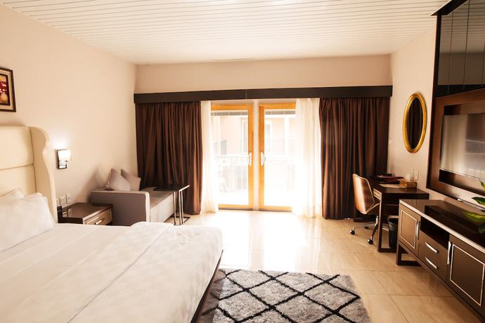 Imagen de la habitación del Hotel Crismon. Foto 14