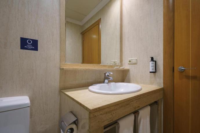 Imagen de la habitación del Hotel Crisol Almería. Foto 4