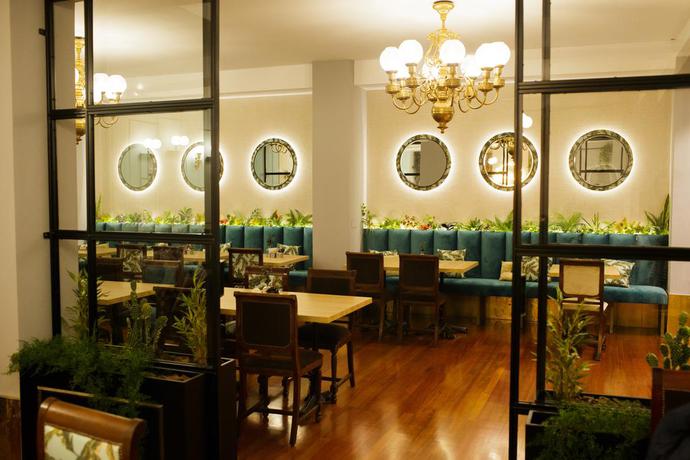 Imagen del bar/restaurante del Hotel Crisol Conde Rodrigo. Foto 2