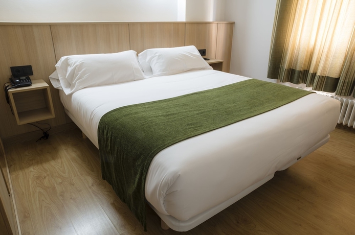 Imagen de la habitación del Hotel Crisol De Las Rías. Foto 2