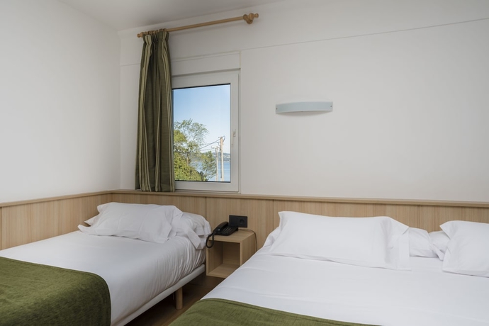 Imagen de la habitación del Hotel Crisol De Las Rías. Foto 14