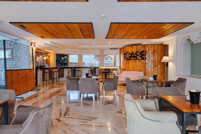 Imagen general del Hotel Crisol Jardines de Córdoba. Foto 9