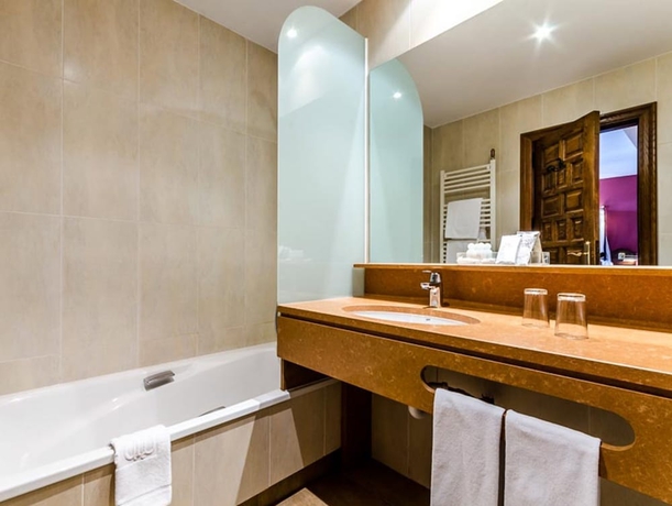 Imagen de la habitación del Hotel Crisol Mesón Del Cid. Foto 13